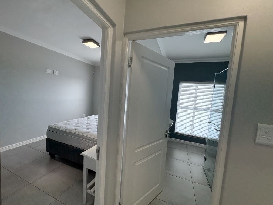 To Let 4 Bedroom Property for Rent in Yzerfontein Western Cape